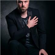 Insegnante di canto e chitarra, produzioni musicali e iniziazione alla musica per bambini